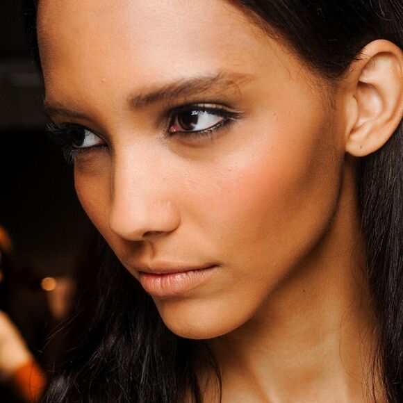 Bobbi Brown Bronzing Powder in Deep 3 - Picture 6 of 12